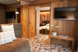 Svit | Vardagsrum | 32-tums platt-tv med satellitkanaler och tv