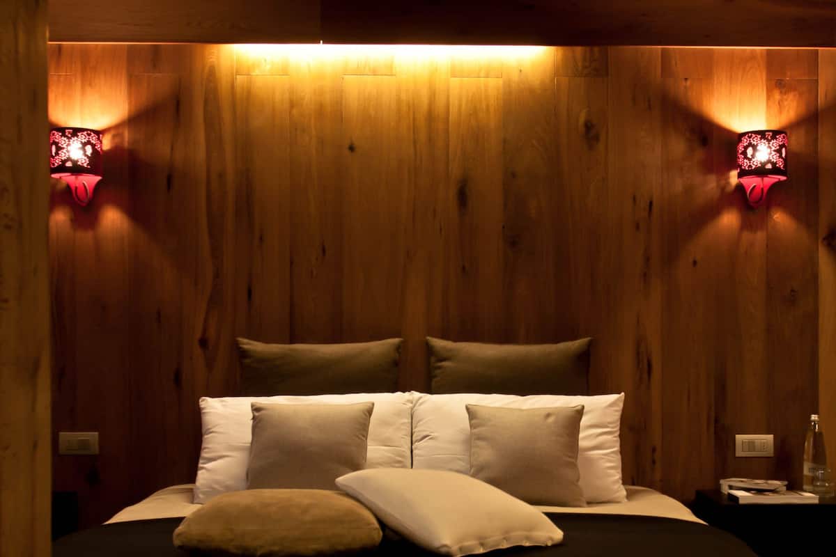 Minibar, coffre-fort, bureau