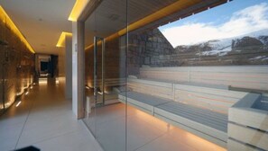 Sauna, Turkish bath/hammam, body treatments, deep-tissue massages