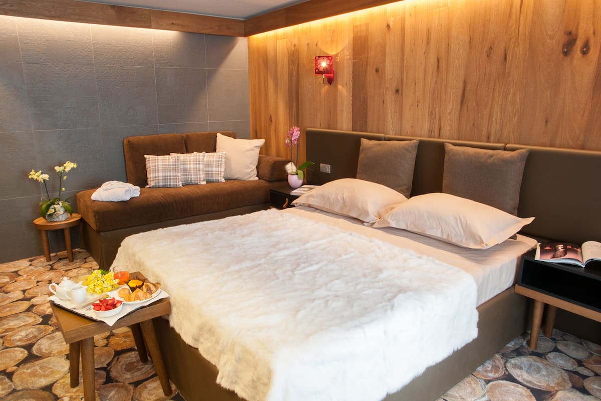 Minibar, coffre-fort, bureau