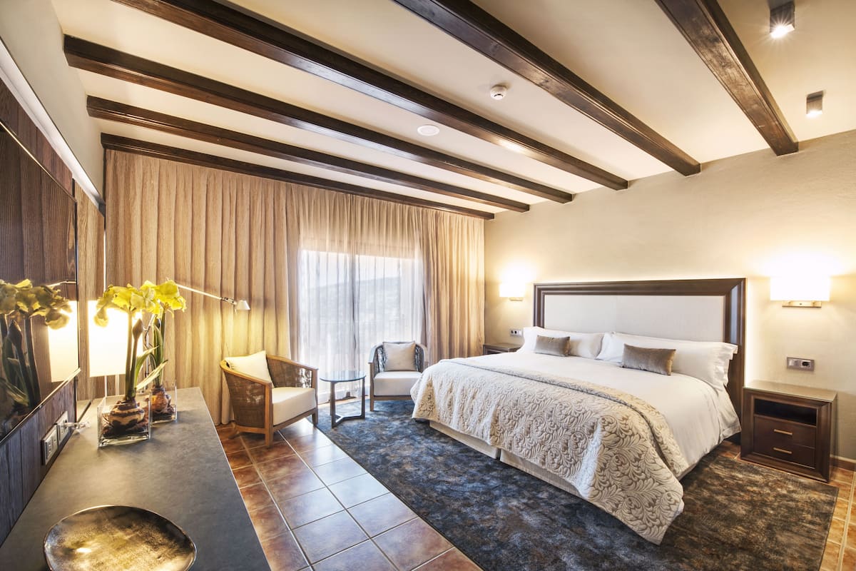 minibar, in-room safe, individually decorated, soundproofing