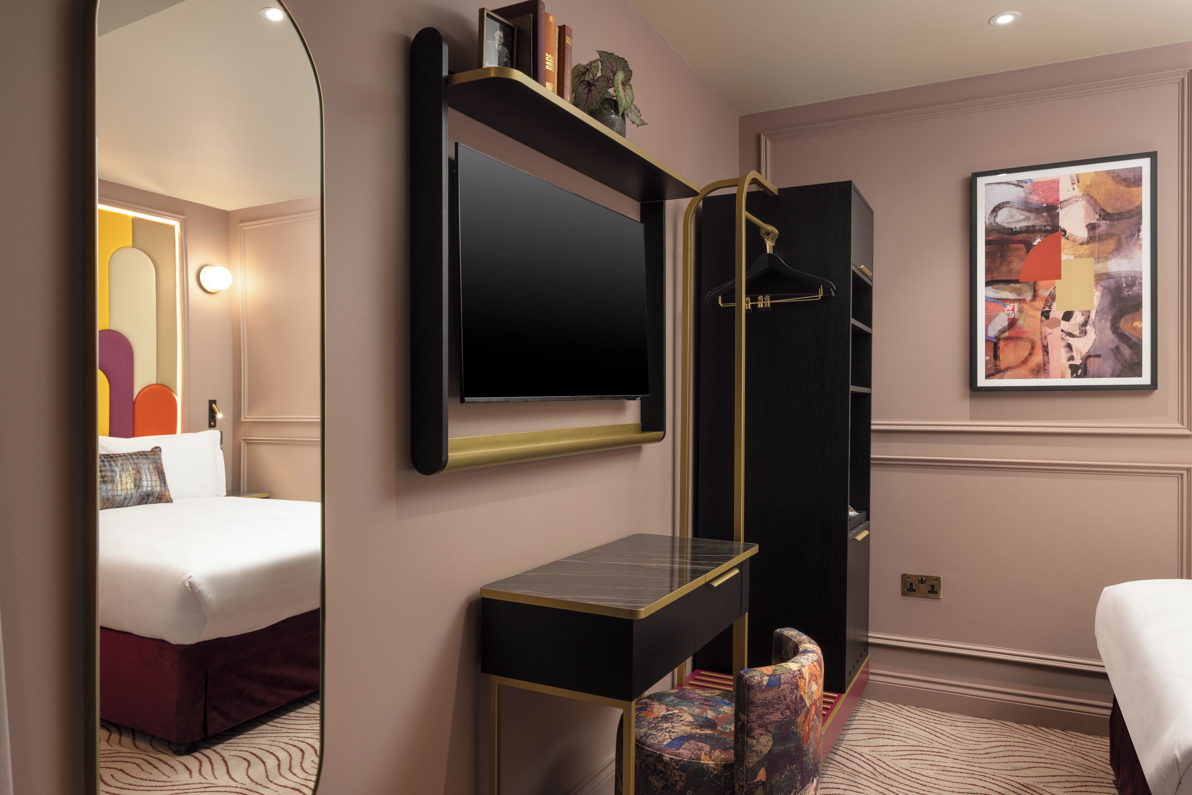 Dobbeltrom | Sengetøy av topp kvalitet, safe på rommet og skrivebord