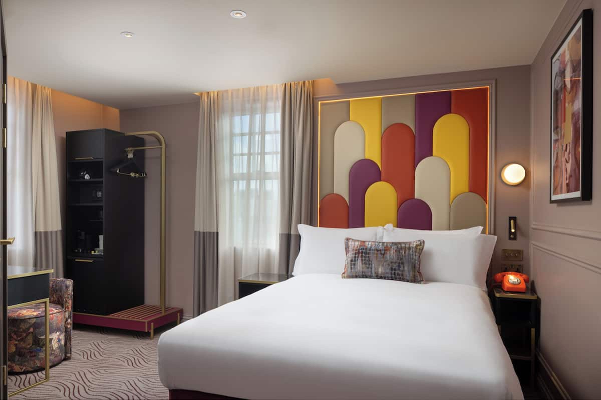 Double Room | Premium bedding, in-room safe, desk, laptop workspace