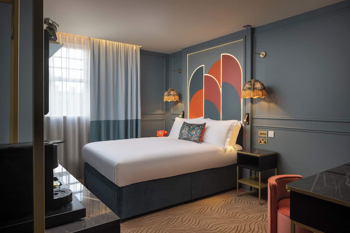 Dobbeltrom | Sengetøy av topp kvalitet, safe på rommet og skrivebord