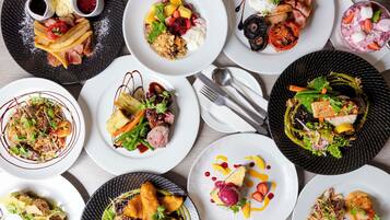 Frühstück, Mittagessen und Abendessen