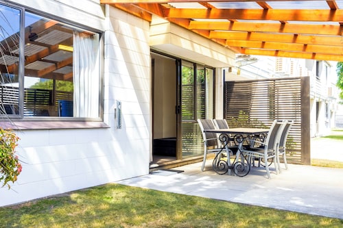 Airport Gateway Motor Lodge