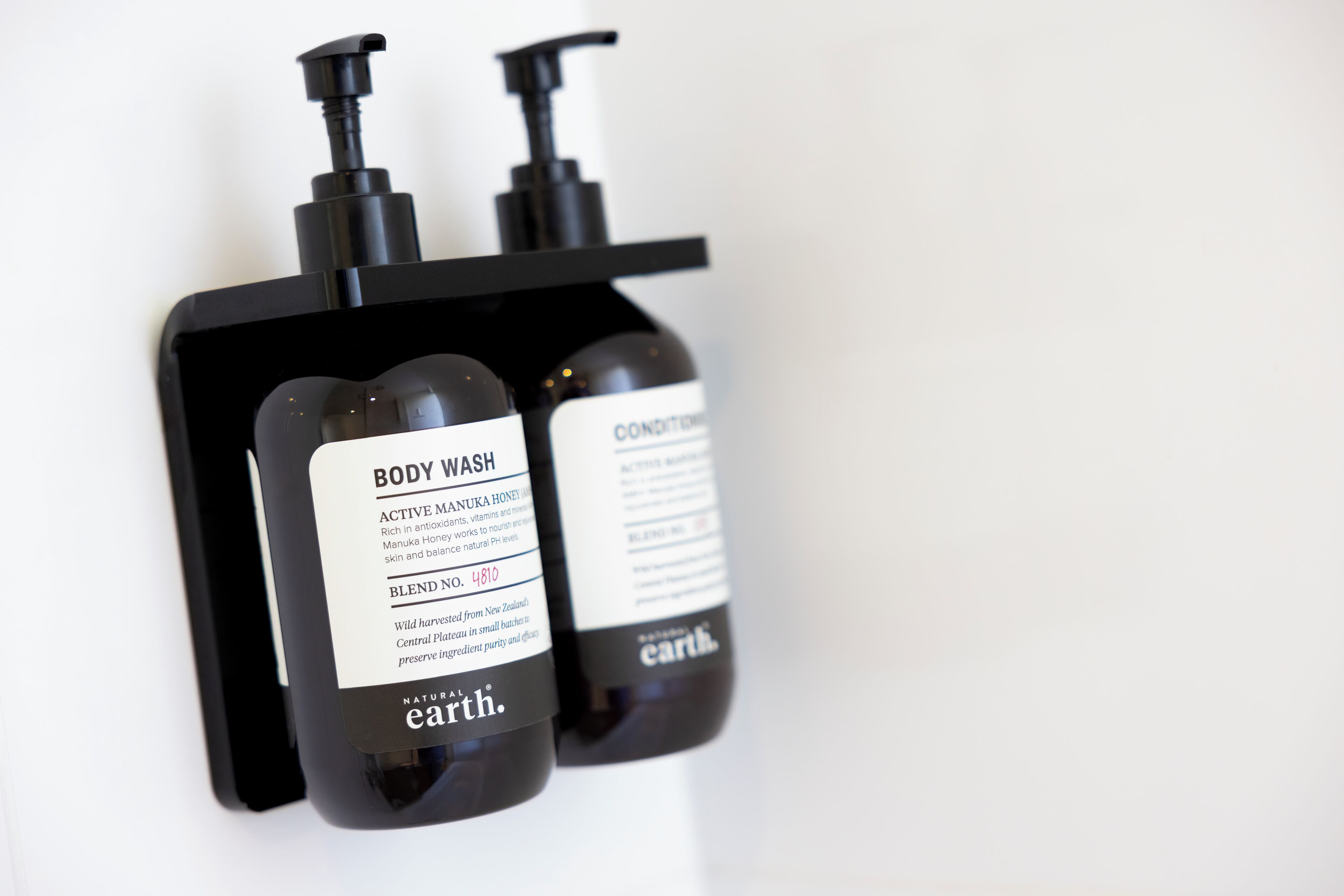 business studio | bathroom | shower, free toiletries, hair dryer, towels