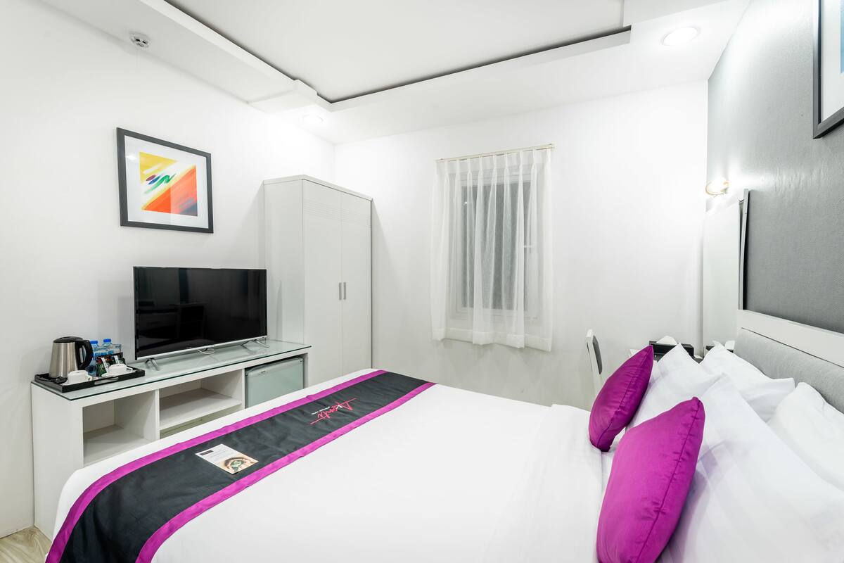 Minibar, két bảo mật tại phòng, bàn, phòng cách âm