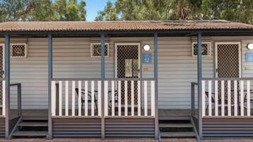 Economy Motel Room | Terrace/patio