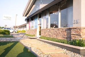 Exterior - Regency Inn (Eddyville)