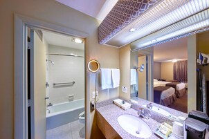 Bañera con ducha, cabezal de ducha con hidromasaje