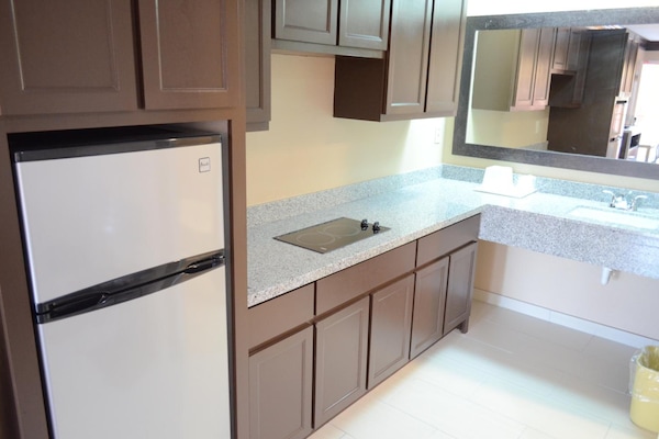 Fridge, microwave
