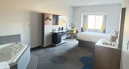 Microtel Inn & Suites by Wyndham Mansfield