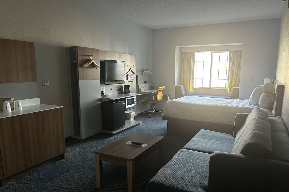 Studio Suite, 1 Queen Bed, Non Smoking | Desk, blackout drapes, iron/ironing board, free cribs/infant beds