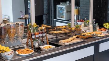 Daily buffet breakfast (EUR 9.5 per person)