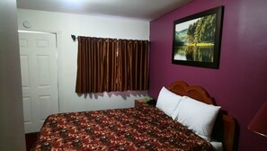 Standard Room | Desk, free WiFi, bed sheets - Relax Inn Collingwood (Collingwood)