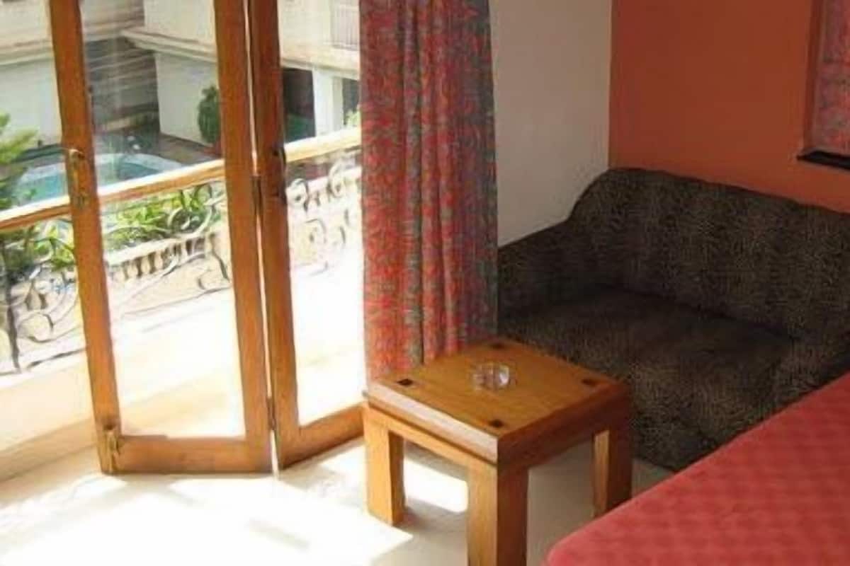 32-inch led tv with satellite channels, tv