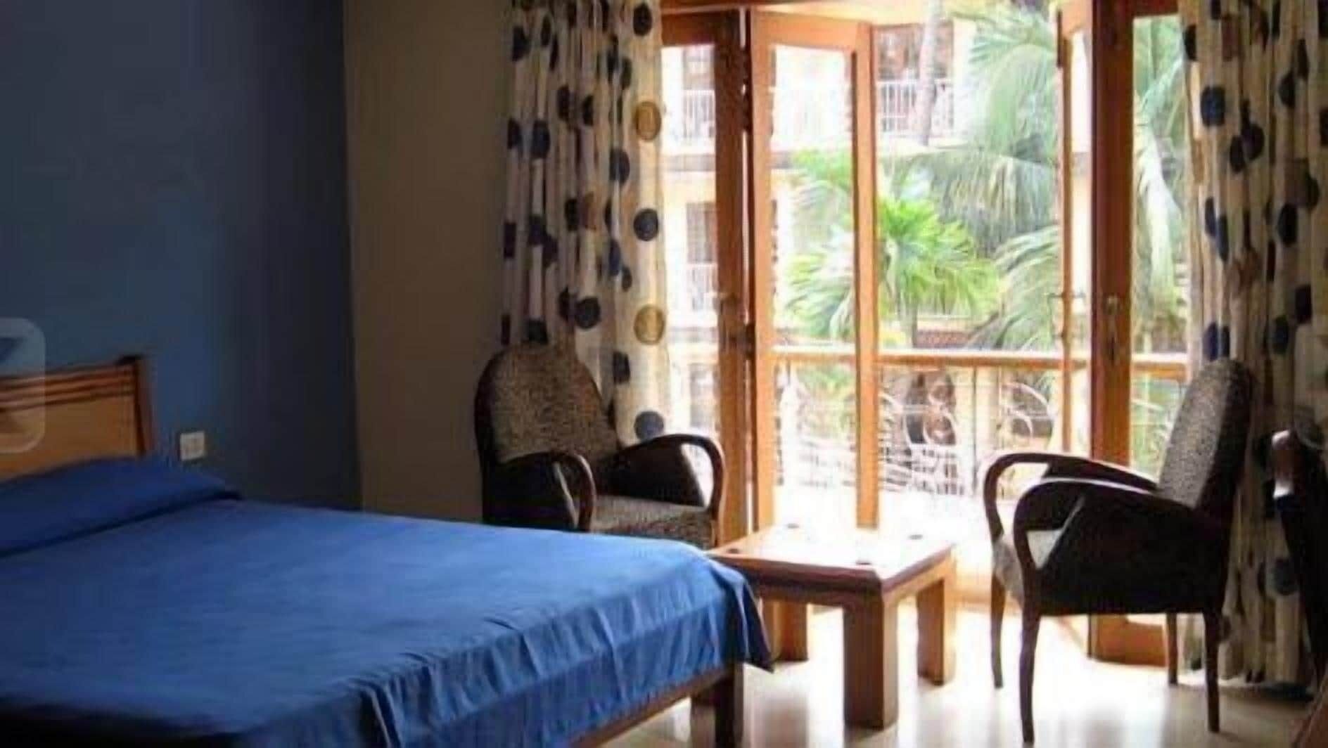 Minibar y caja de seguridad en la habitación 