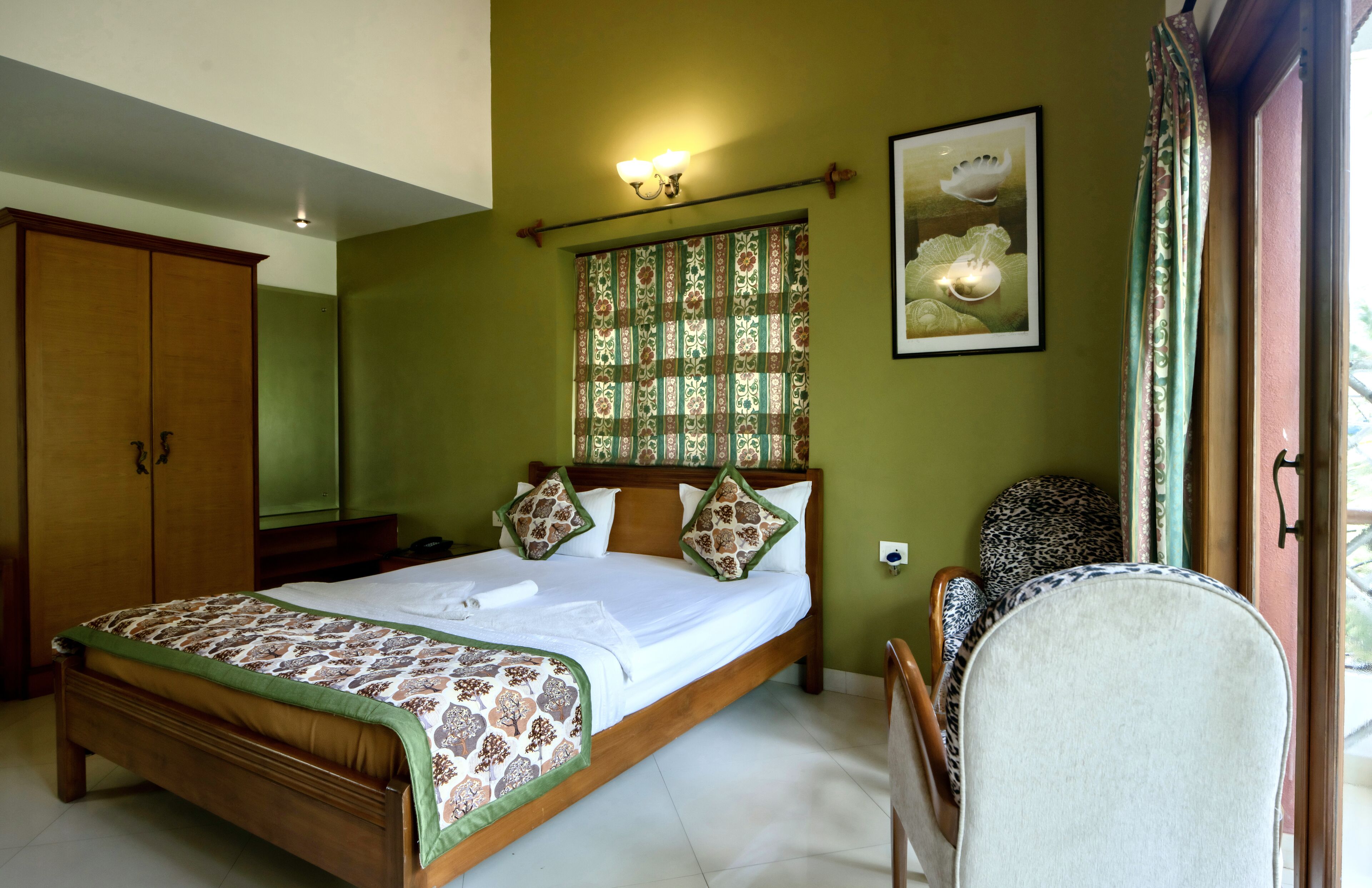 elegance room  | minibar, in-room safe, iron/ironing board, rollaway beds