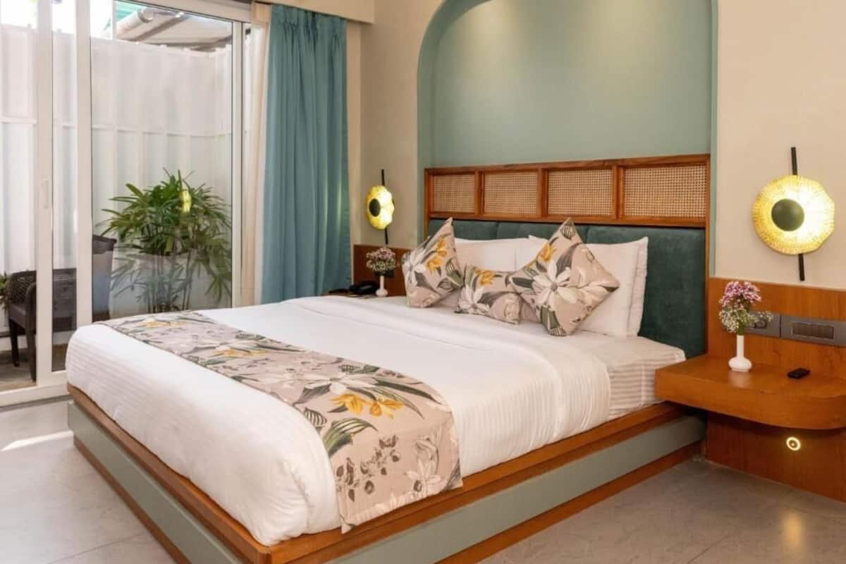 Minibar, in-room safe, soundproofing, iron/ironing board (on request)
