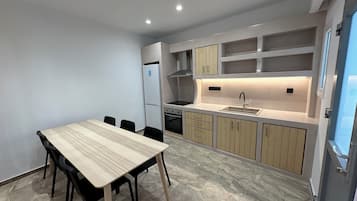 House | In-room safe, desk, iron/ironing board, free WiFi