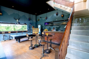 Sports bar