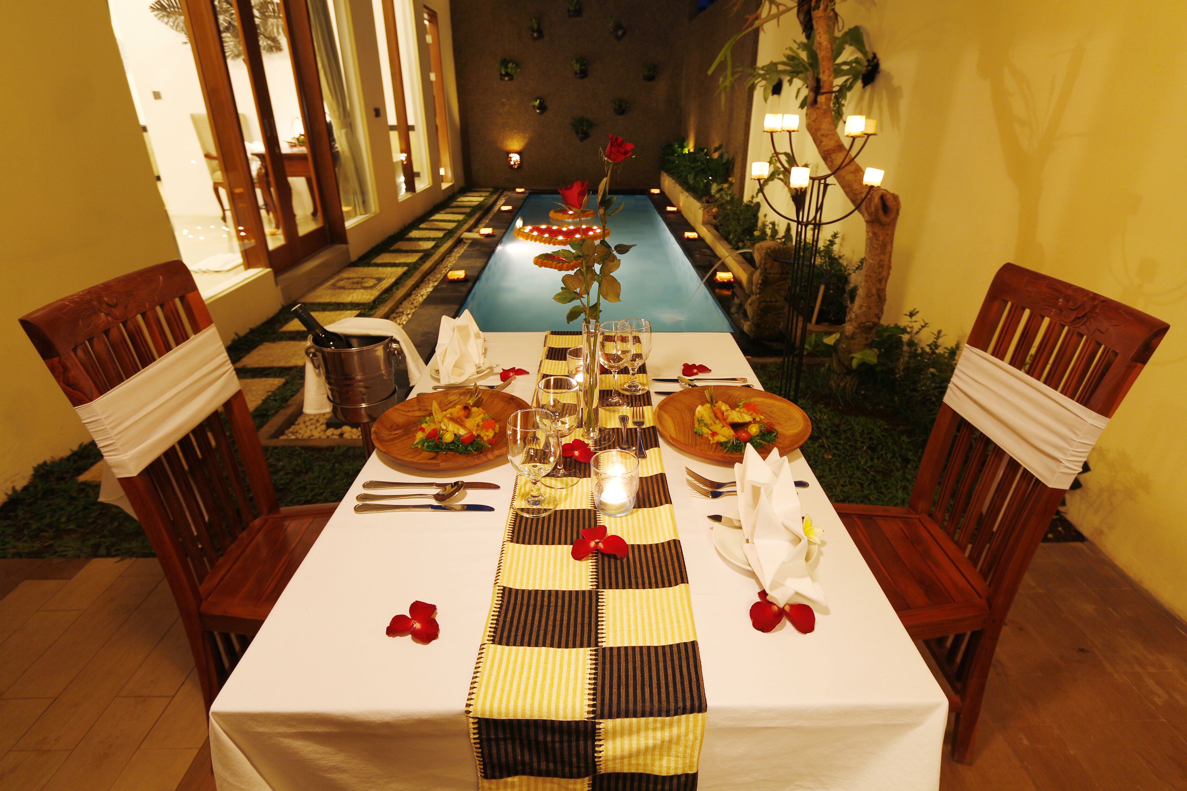 honeymoon villa | room service – dining