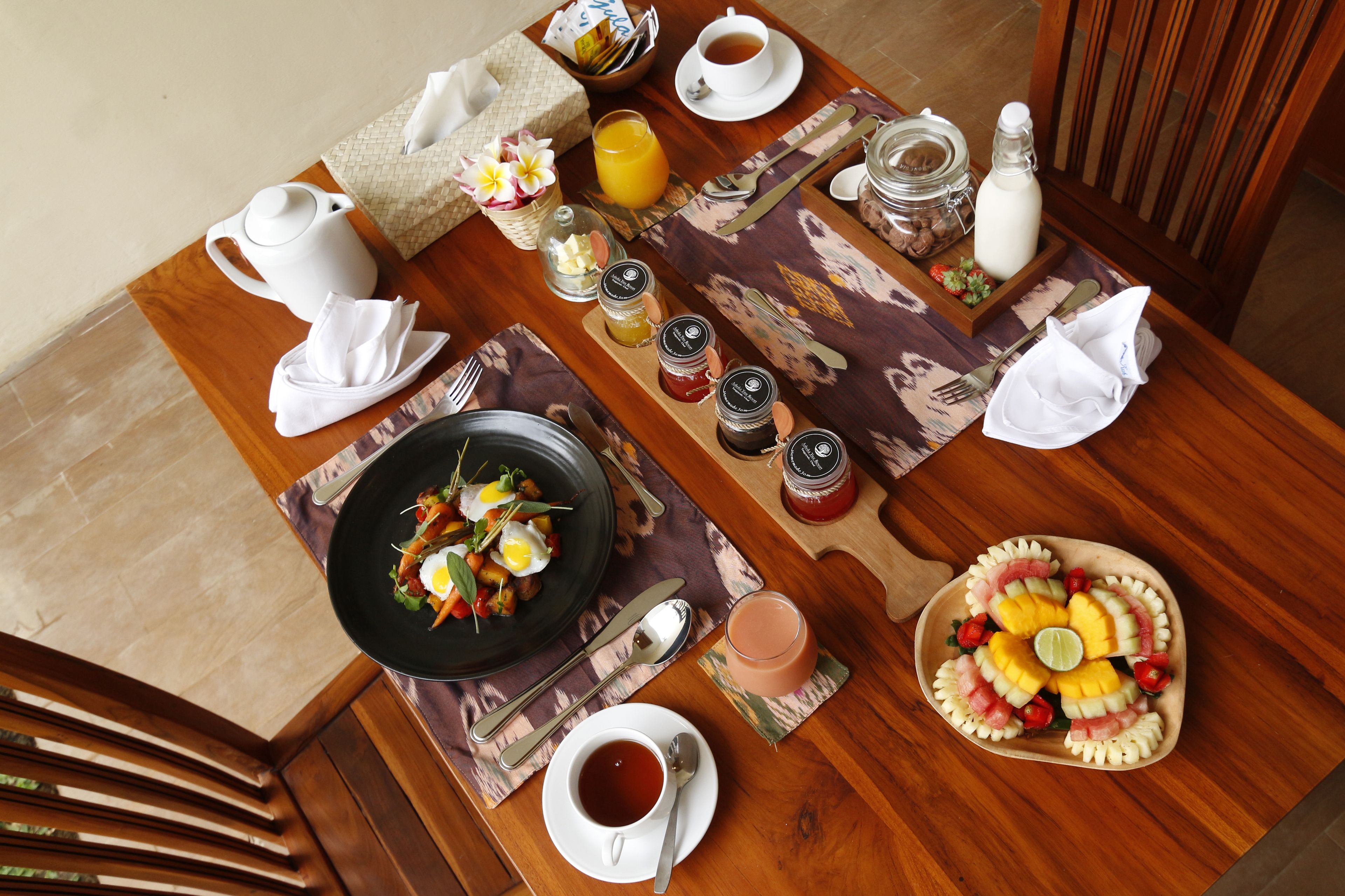 daily cooked-to-order breakfast (idr 180000 per person)