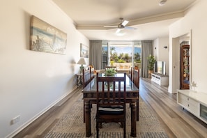 2 Bedroom Spa | In-room dining