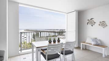 3 Bedroom Premium Ocean View | Terrace/patio