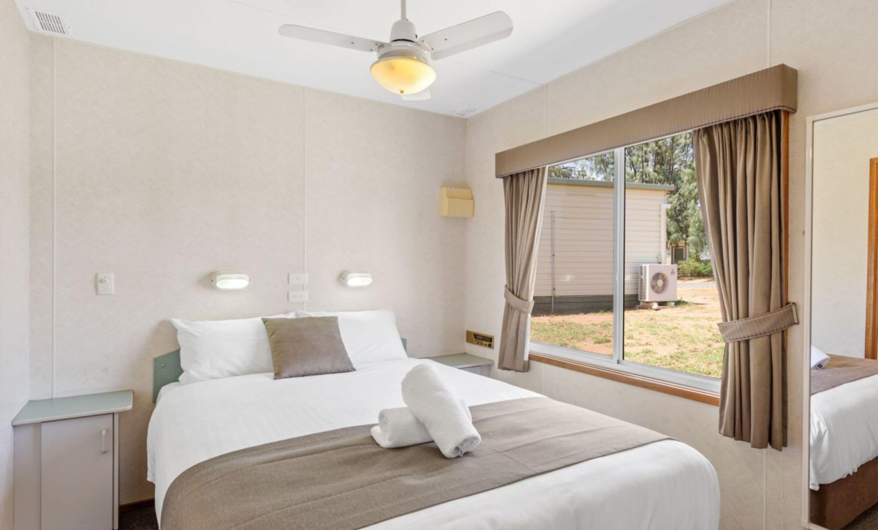 标准小屋, 2 间卧室 (Sleeps 4) | 特色家居、隔音、熨斗/熨板、免费 WiFi