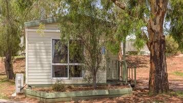 Standard 2 Bedroom Cabin - Sleeps 6