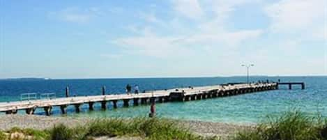 Una spiaggia nelle vicinanze