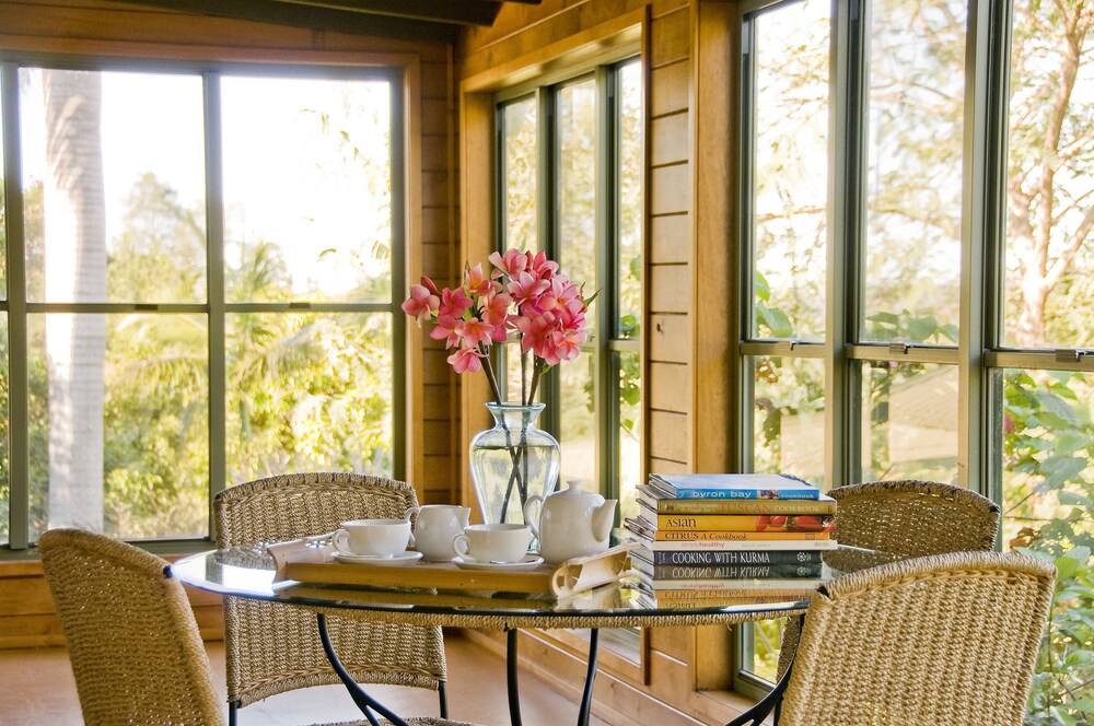 SummerHills Retreat Byron Bay (now Sparkle Tantra) by null