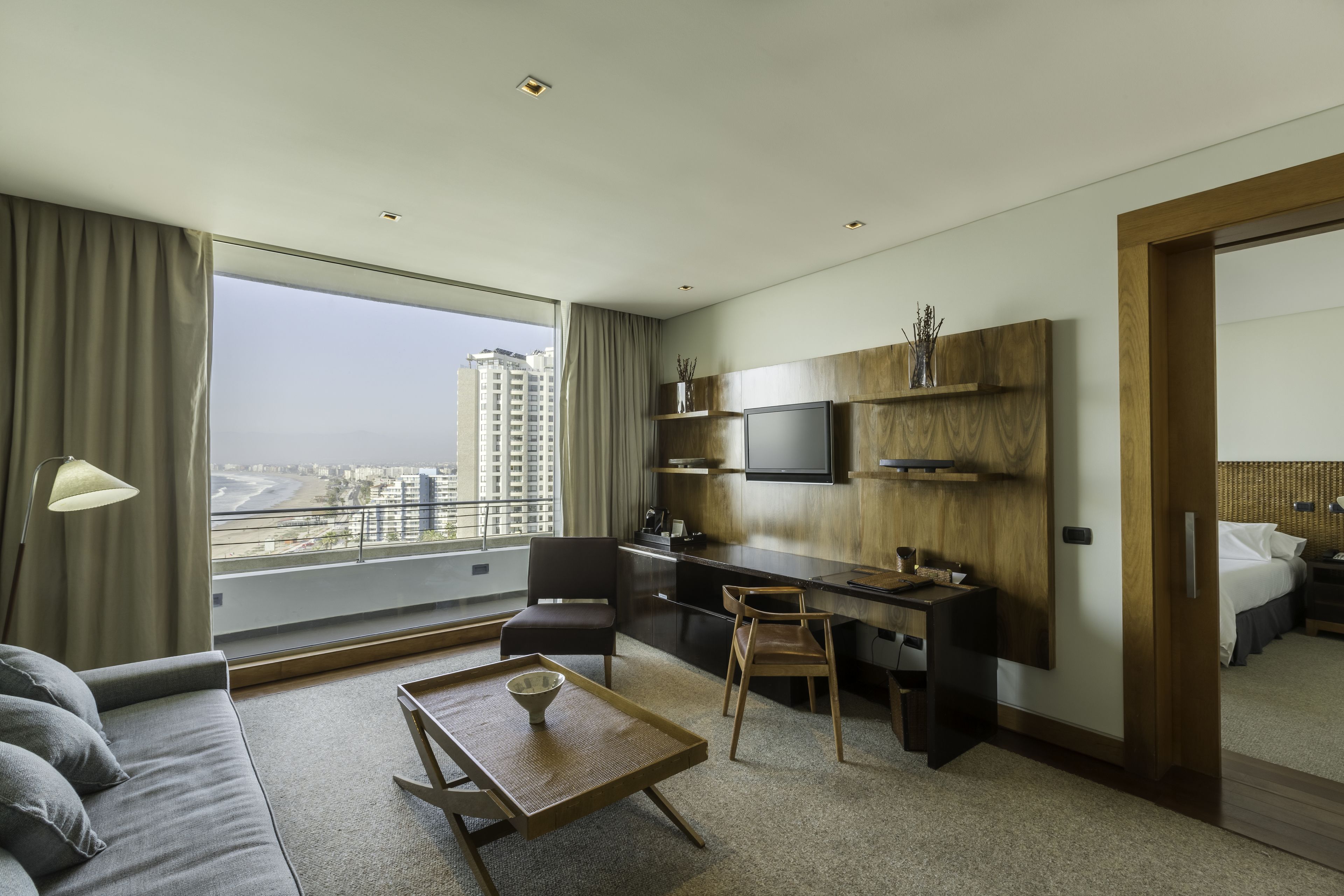 suite, 1 king bed, non smoking | living room | 32-inch flat-screen tv with cable channels, tv