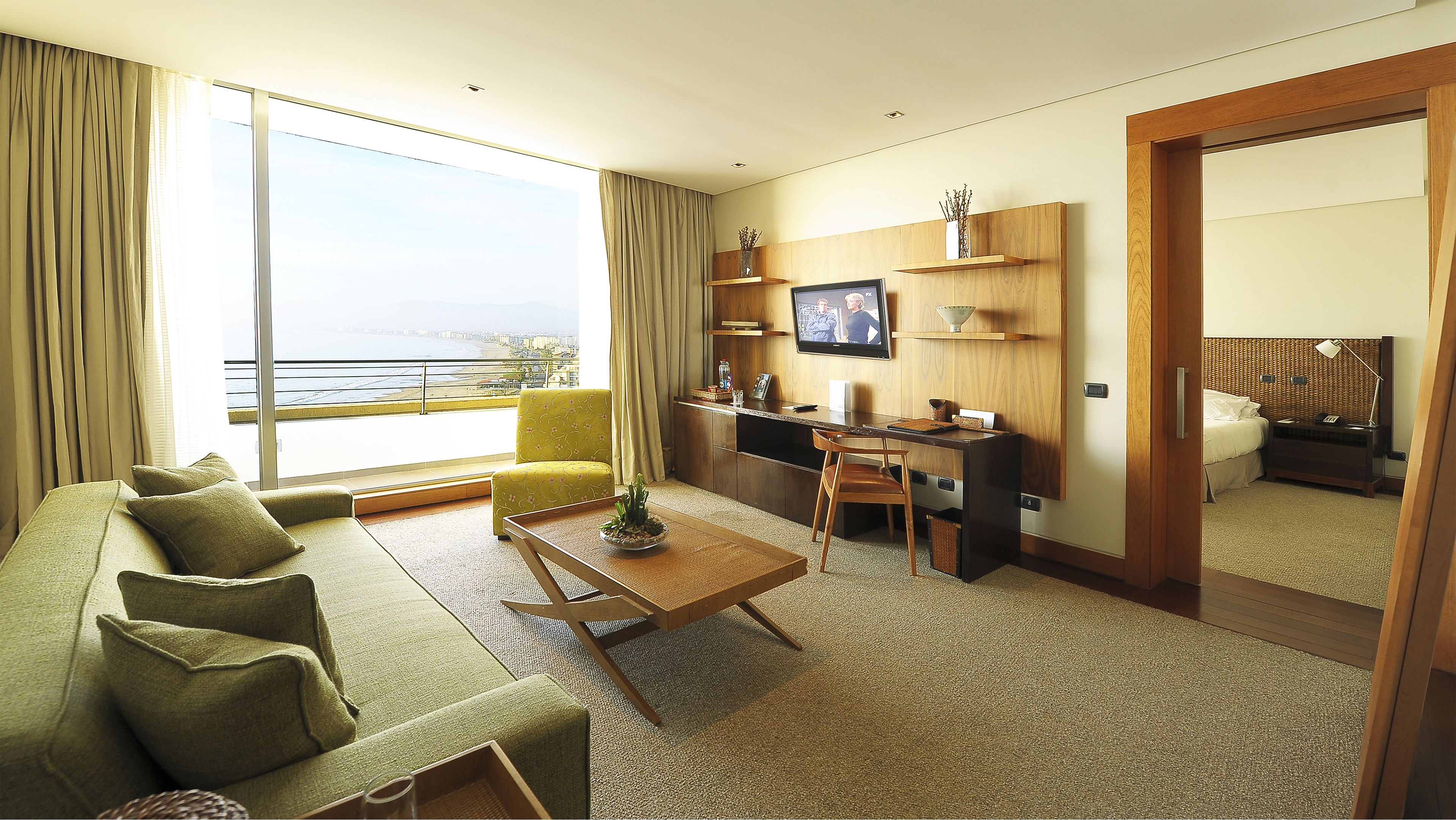 suite, 1 king bed, non smoking  | 1 bedroom, premium bedding, minibar, in-room safe