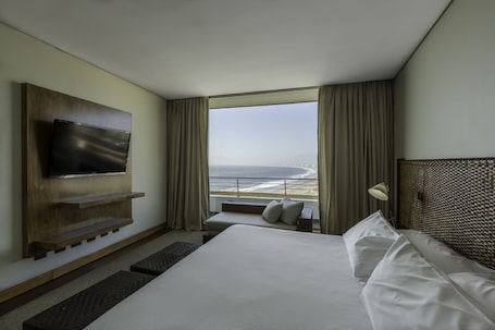 Ropa de cama de alta calidad y minibar . Enjoy Coquimbo