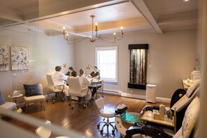3 salles de soins, service de massage