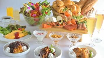 Daily buffet breakfast for a fee