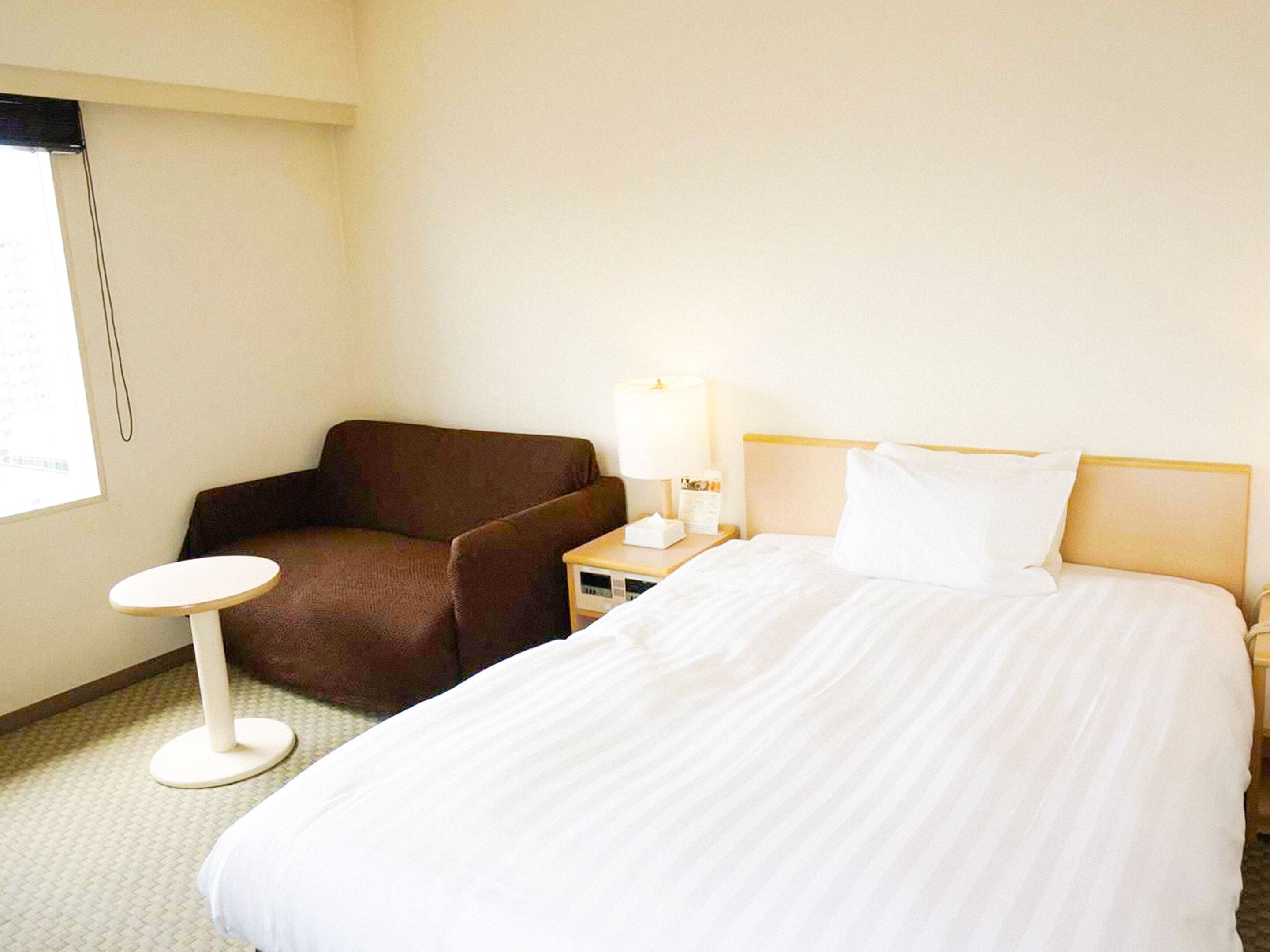 Basic dubbelrum - 1 dubbelsäng - icke-rökare | Duntäcken, gratis wi-fi och sängkläder