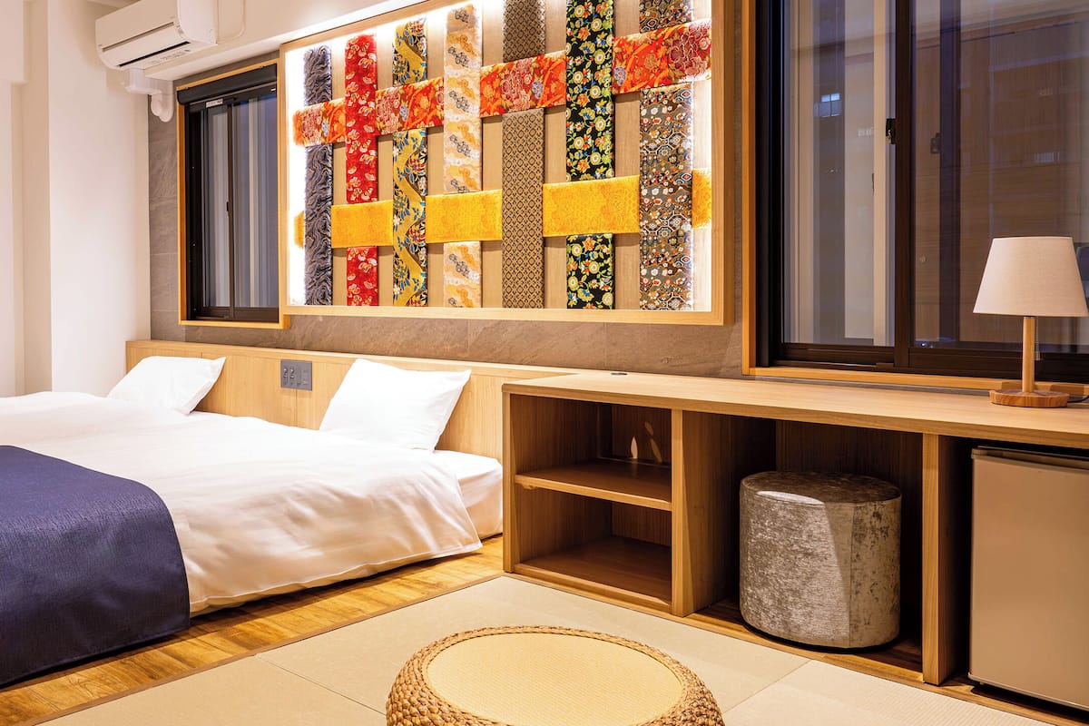 Habitación urbana con 2 camas individuales | Edredón, wifi gratis y ropa de cama