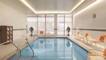 Una piscina techada