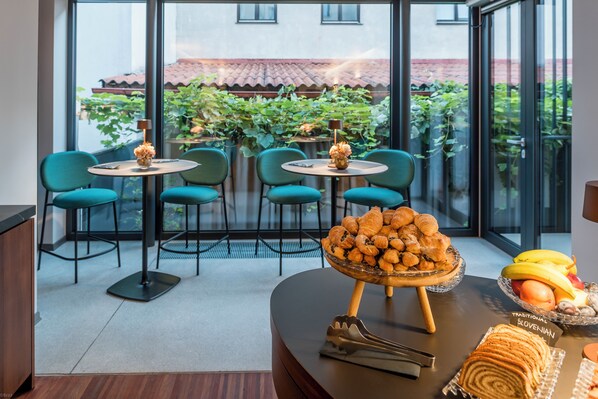 Daily buffet breakfast (EUR 18 per person) - Hotel Mrak 4* (Ljubljana)