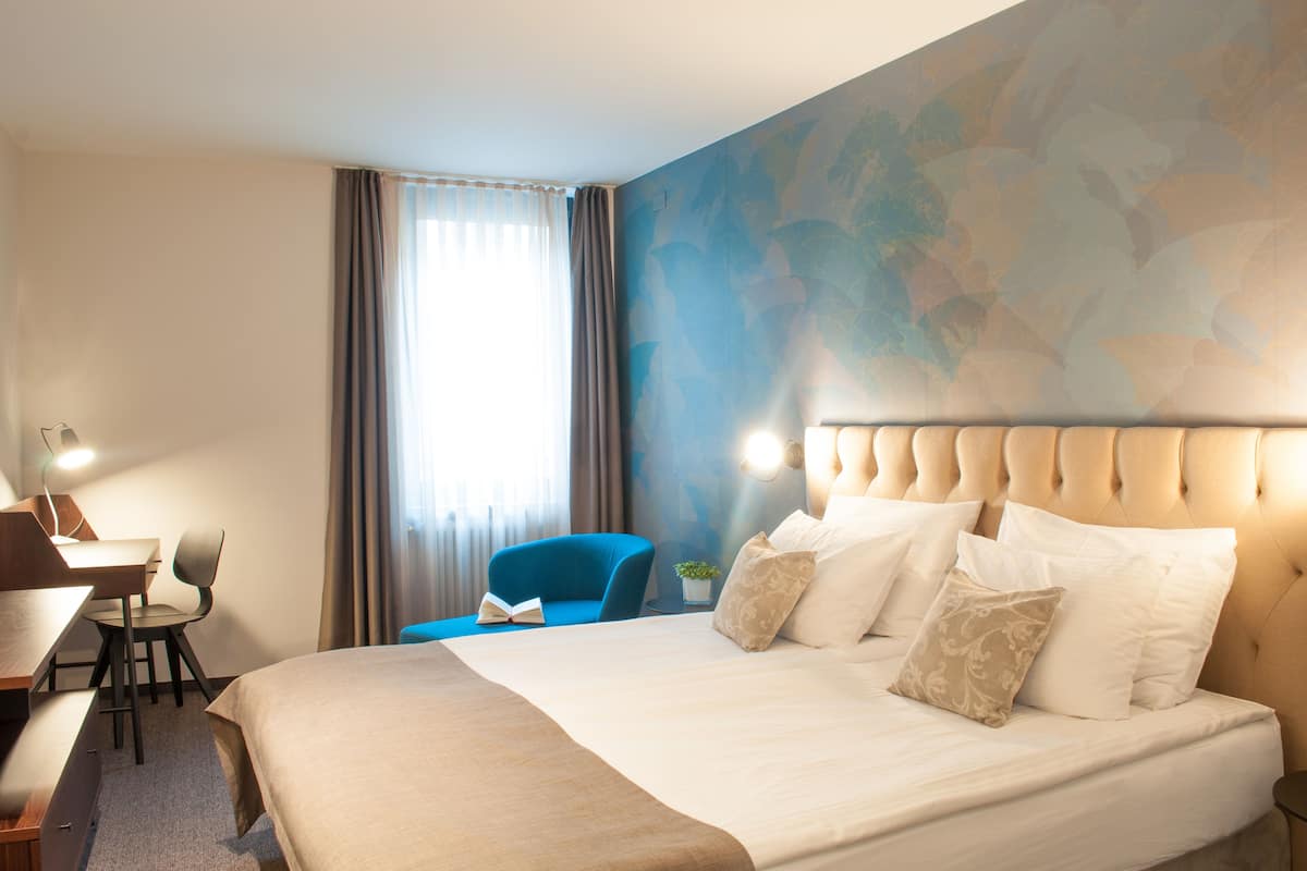 Pillow-top beds, in-room safe, desk, blackout curtains