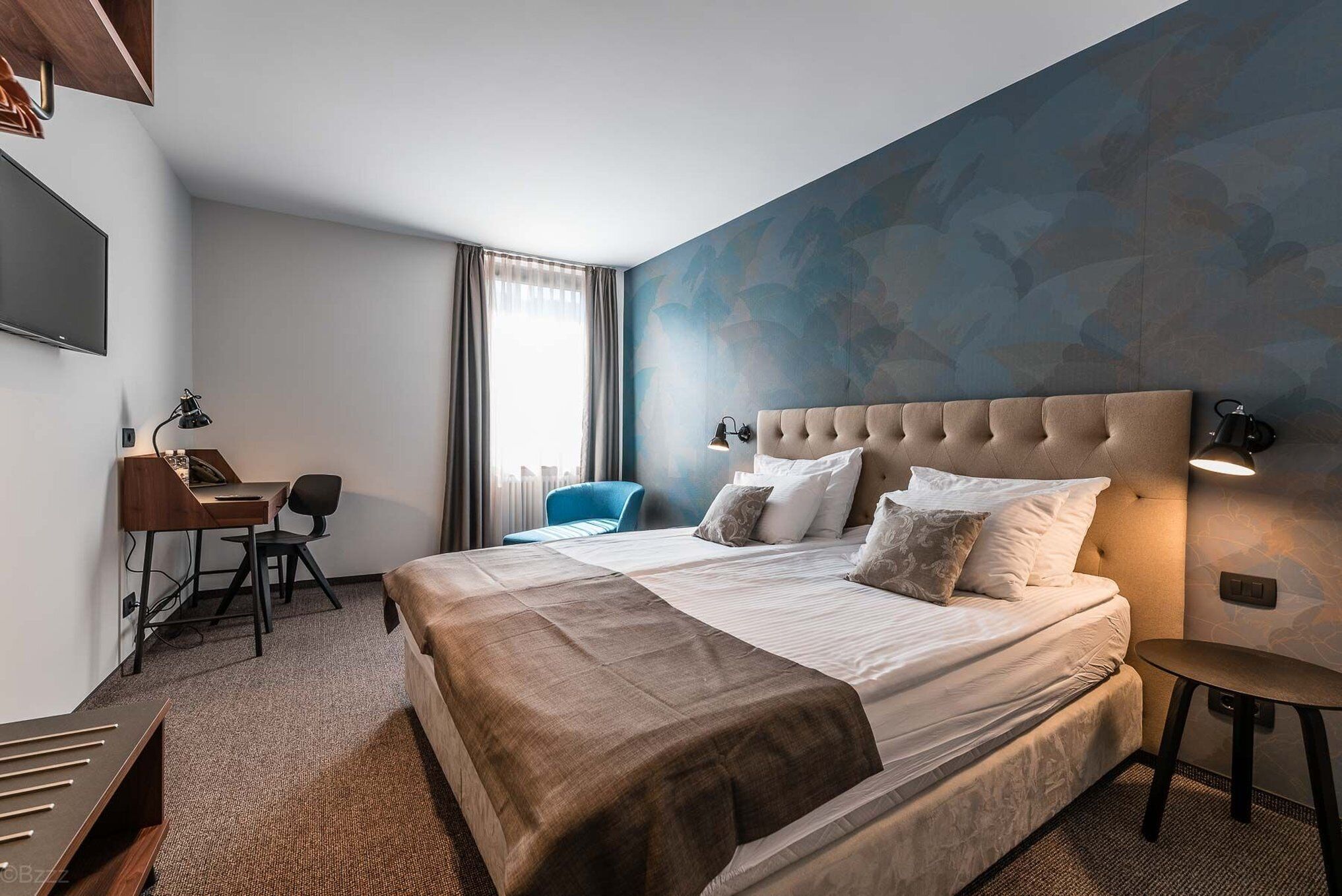 comfort double or twin room | pillow-top beds, in-room safe, desk, blackout curtains