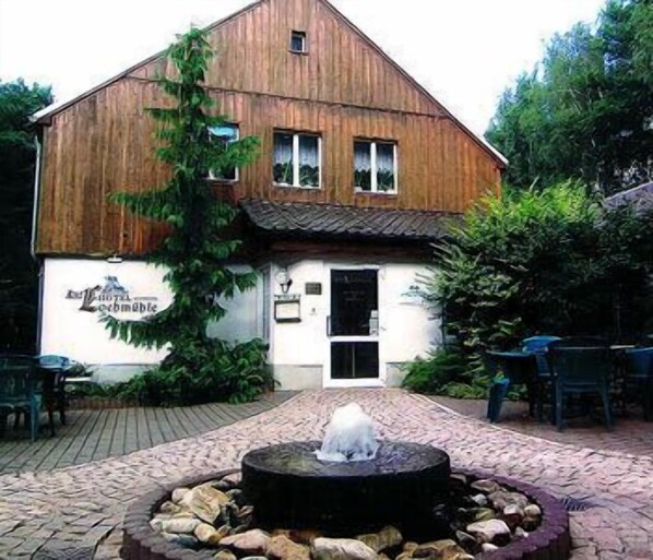 Front of property - Hotel Zur Lochmühle (Penig)