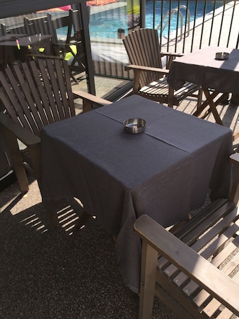 Terrasse/Patio. Kyriad Direct La Rochelle Sud Aytré