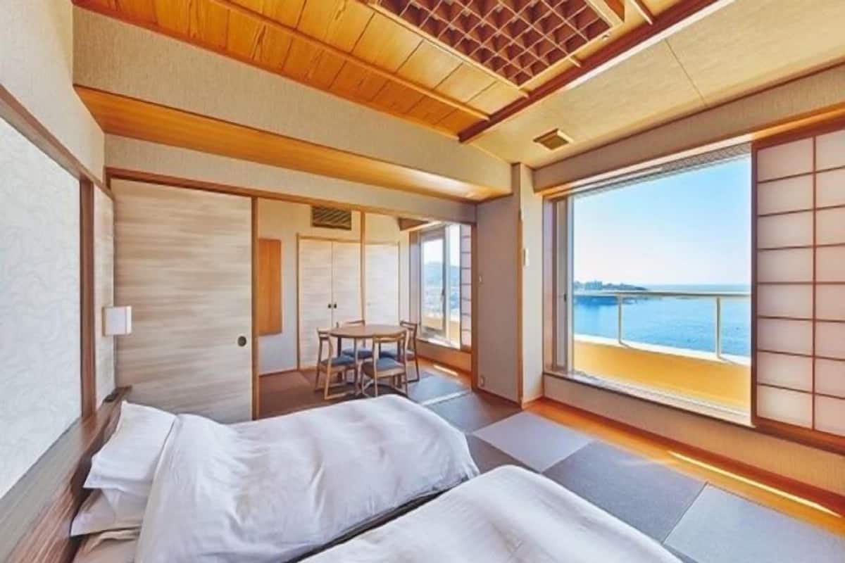 In-room safe, free WiFi, bed sheets
