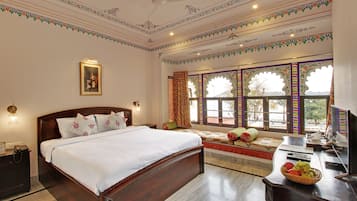 Super Deluxe Room | Desk, soundproofing, iron/ironing board, free WiFi