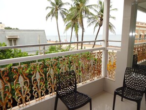 Balcony - Lotus Bay View Hotel (Puducherry)